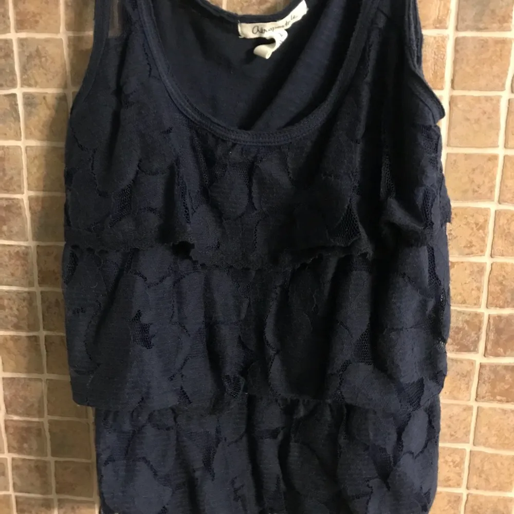 AEROPOSTALE navy tank top with lace. - Image 2