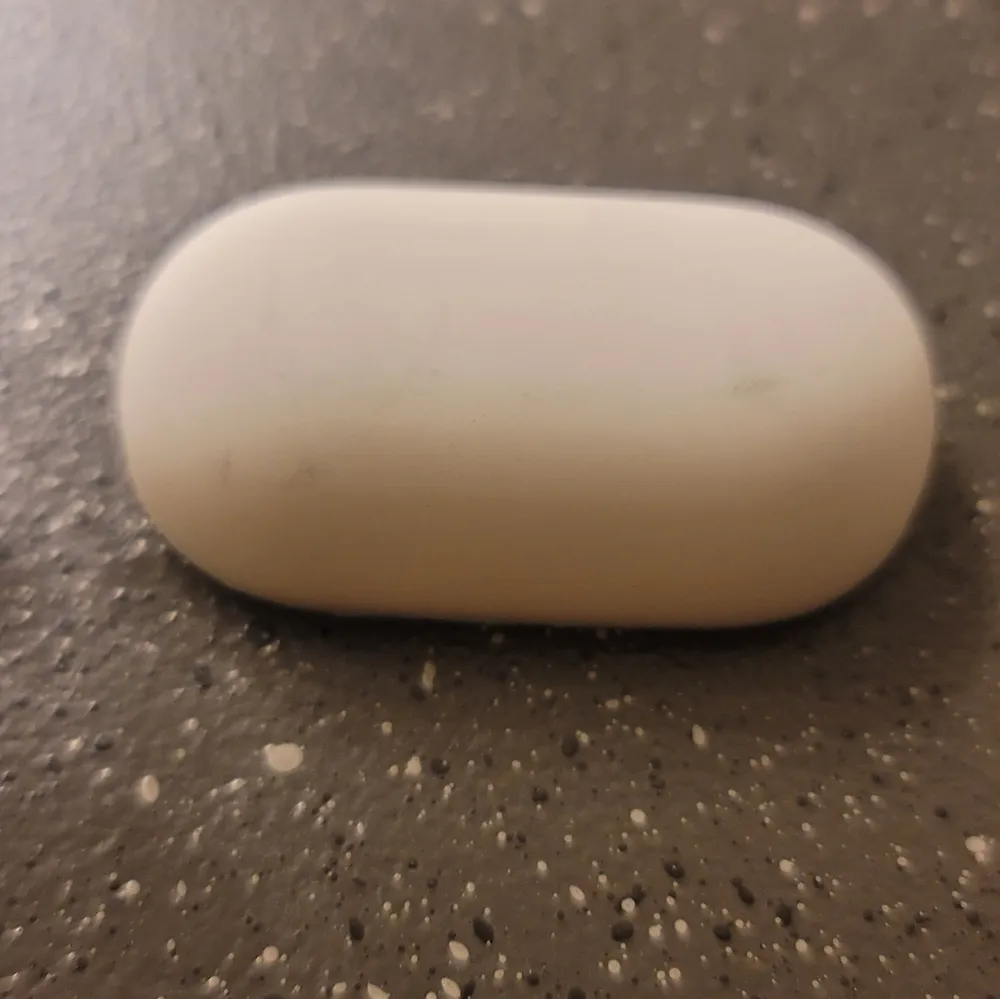 NWT! "Bart Chilling" Airpod 1 & 2 Silcone Protective Case NEW White - Image 6