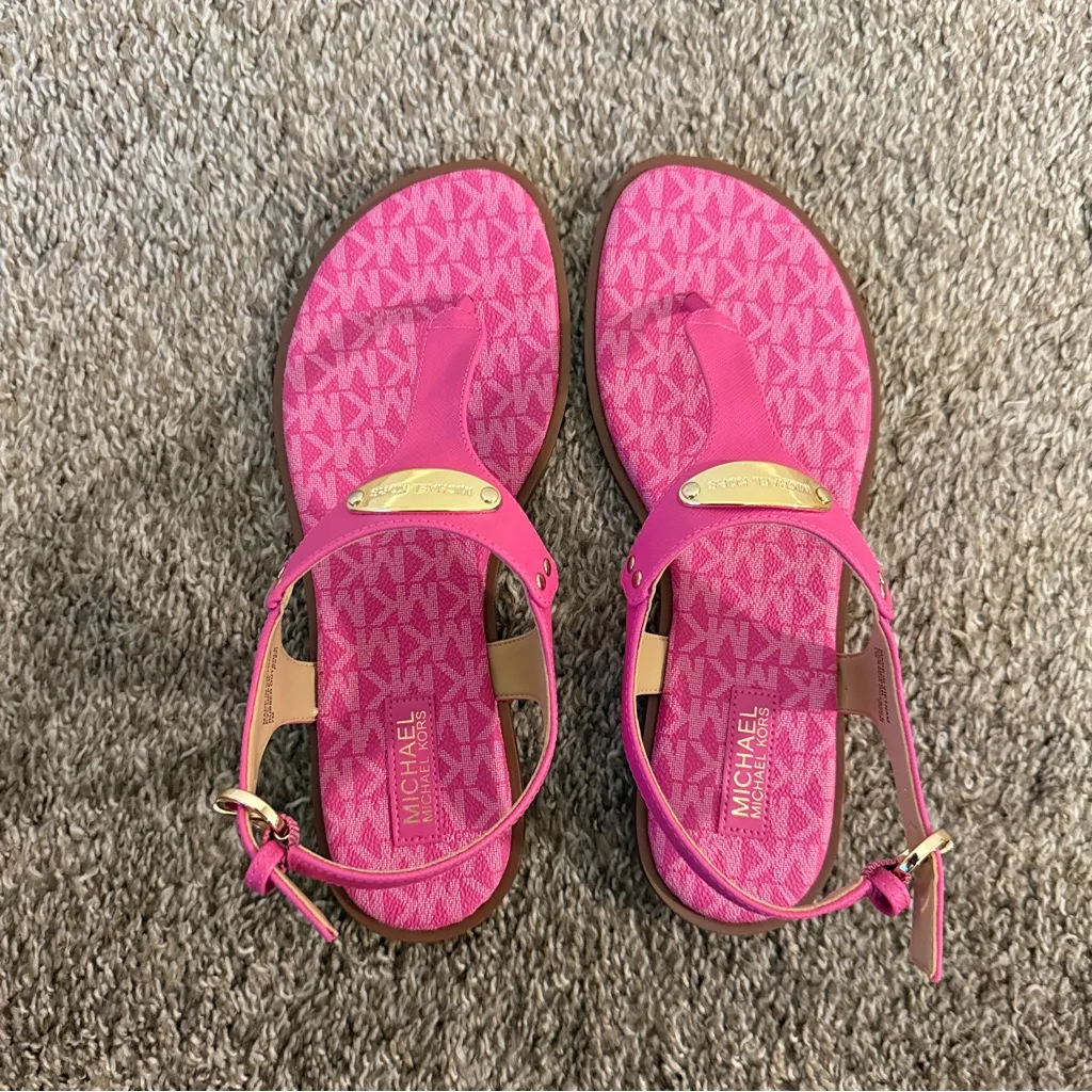 MICHAEL Michael Kors MK Plate Leather Thong Sandal In Magenta Size 7 NWB - Image 8