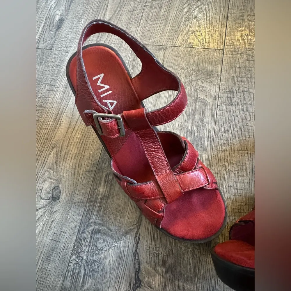 MIA Vintage 80’s Joplyn Wood Block Heels- Size 8 - Image 4