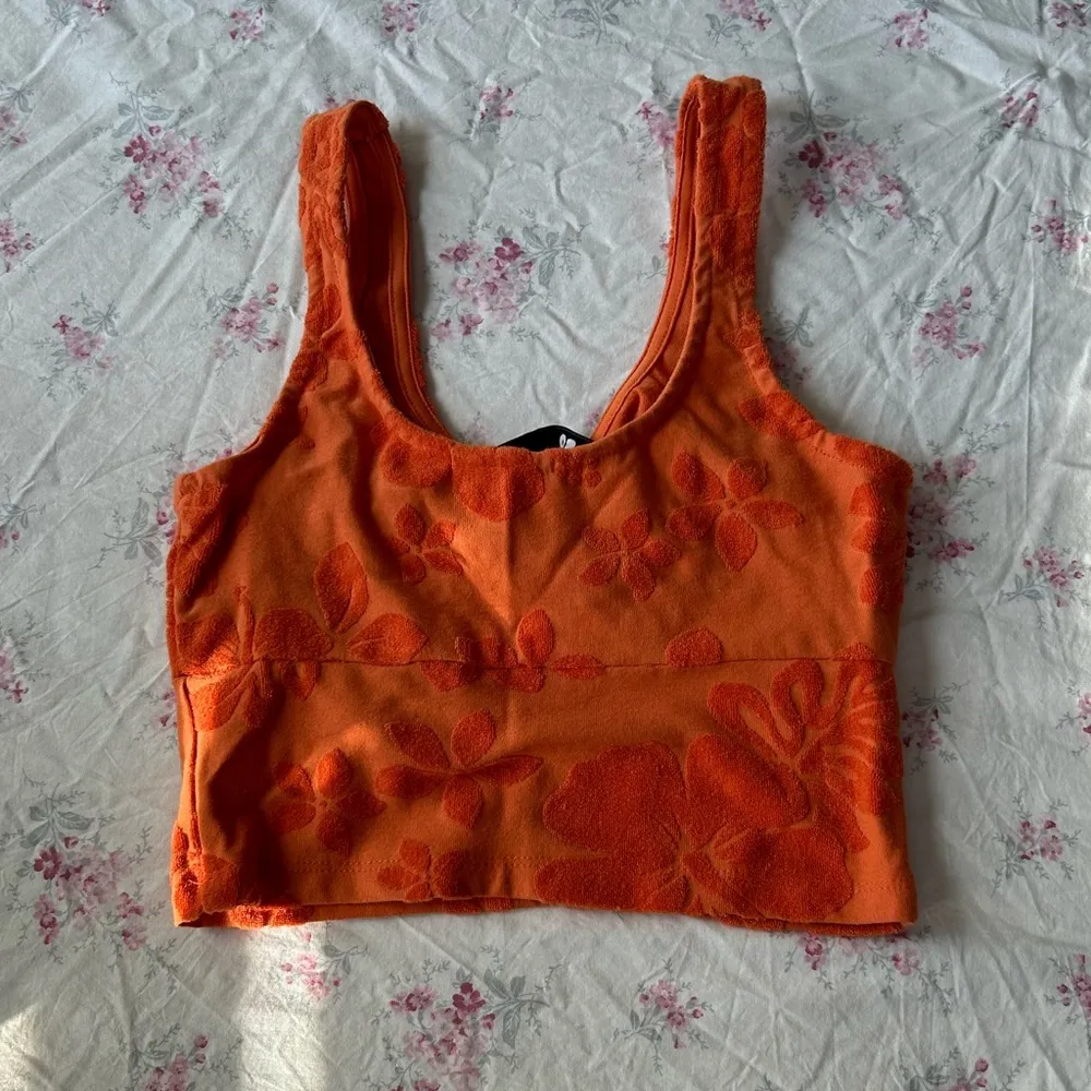 SO bright orange crop tank top - Image 4