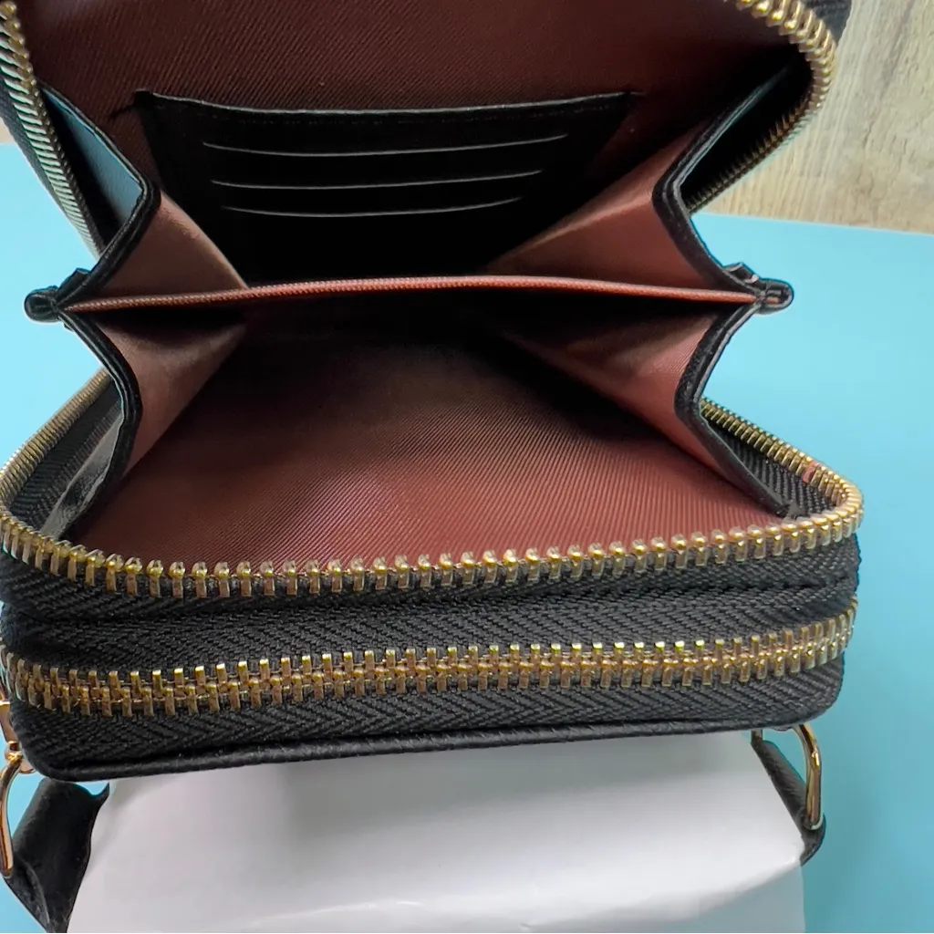 Triple Zippered Crossbody Wallet/Phone/Purse Black Color w/Guitar Straps - Image 5