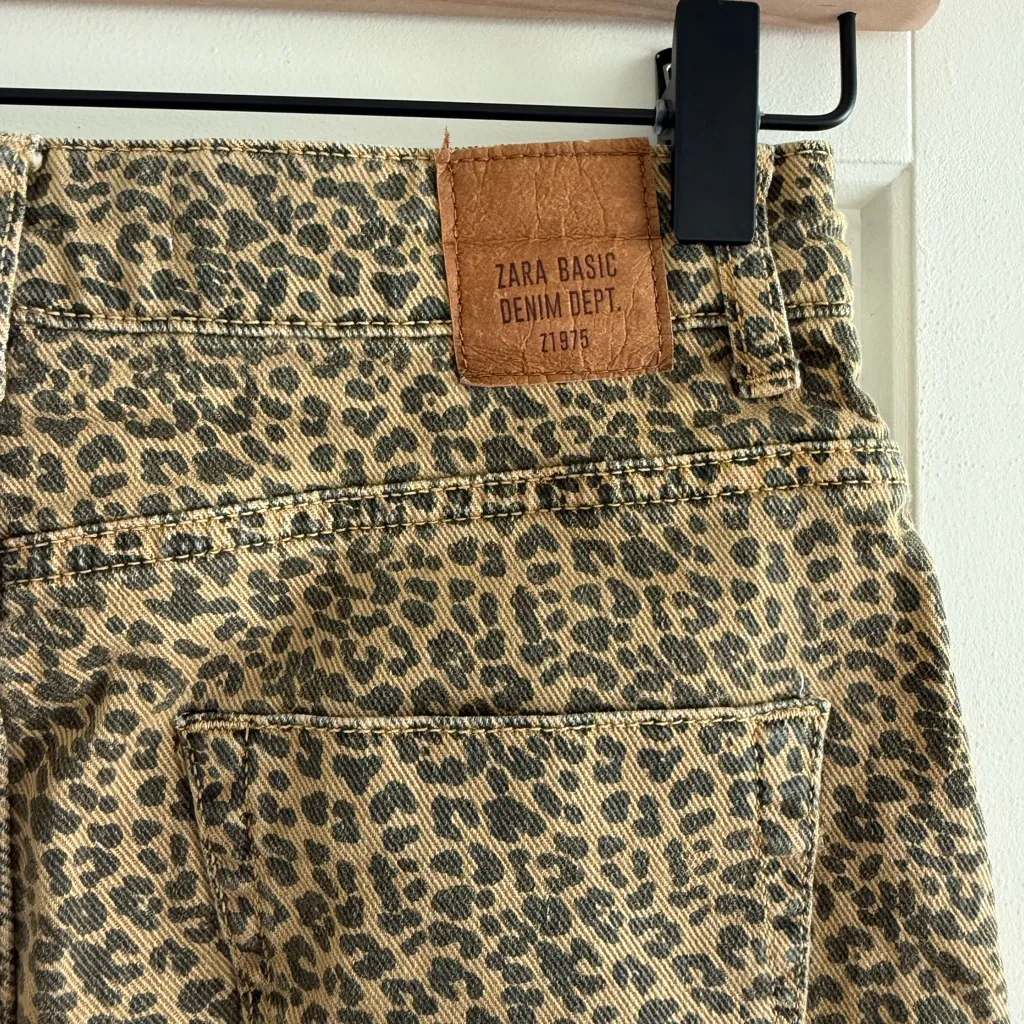Zara Leopard Print Front Slit Mini Skirt Size Extra Small - Image 5