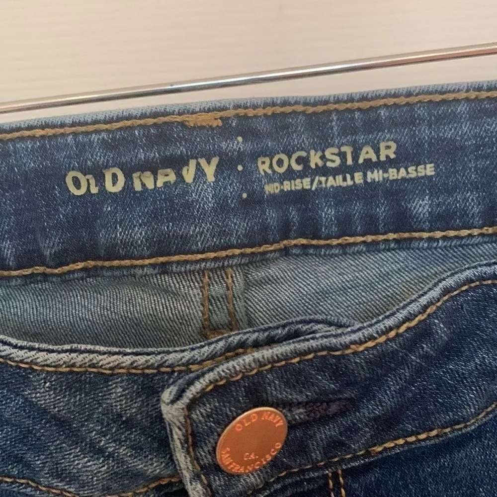 Old navy rockstar distressed jeans - Image 4