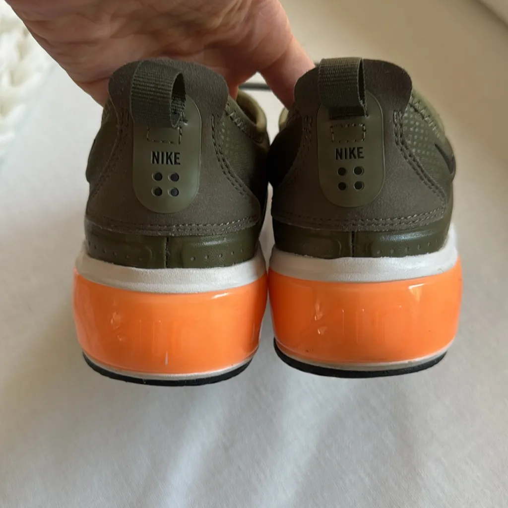 Nike size women 9.5 Air Max Dia olive - Image 4