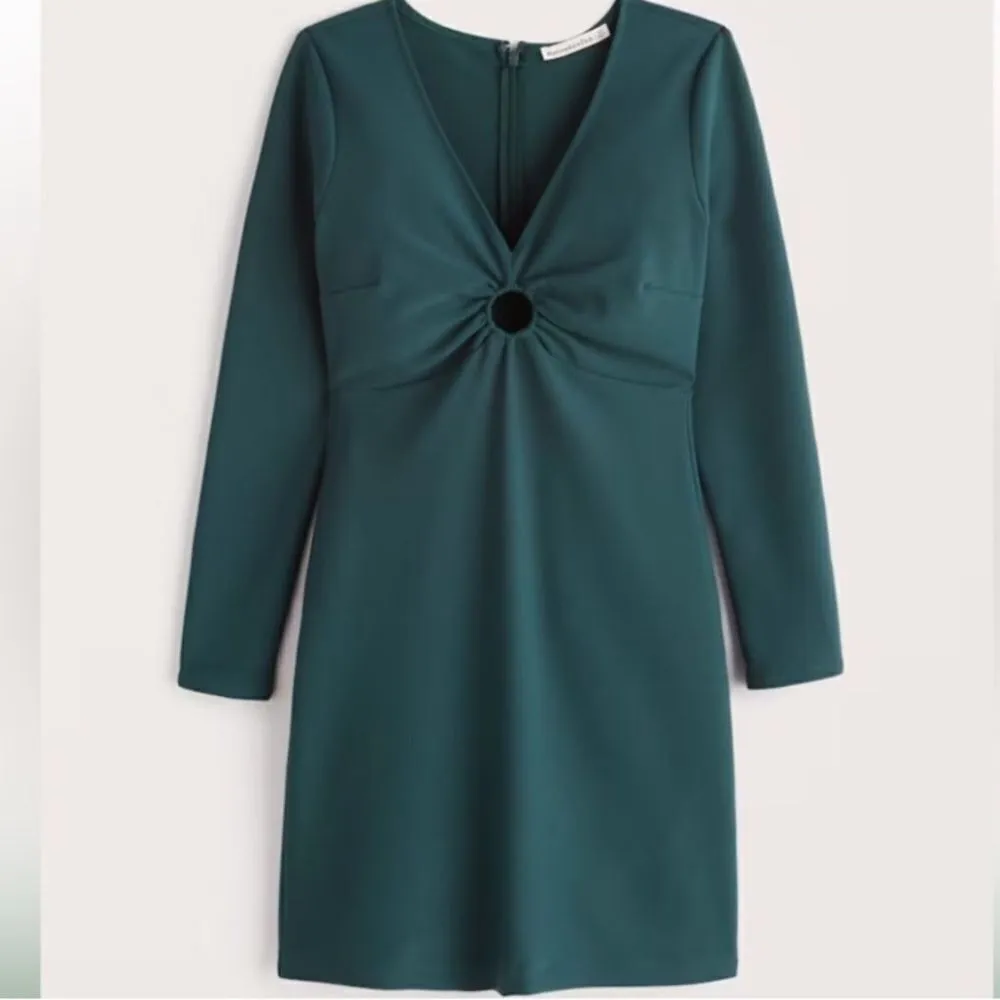 Abercrombie and fitch hunter green long sleeve peep hole dress size Small - Image 5