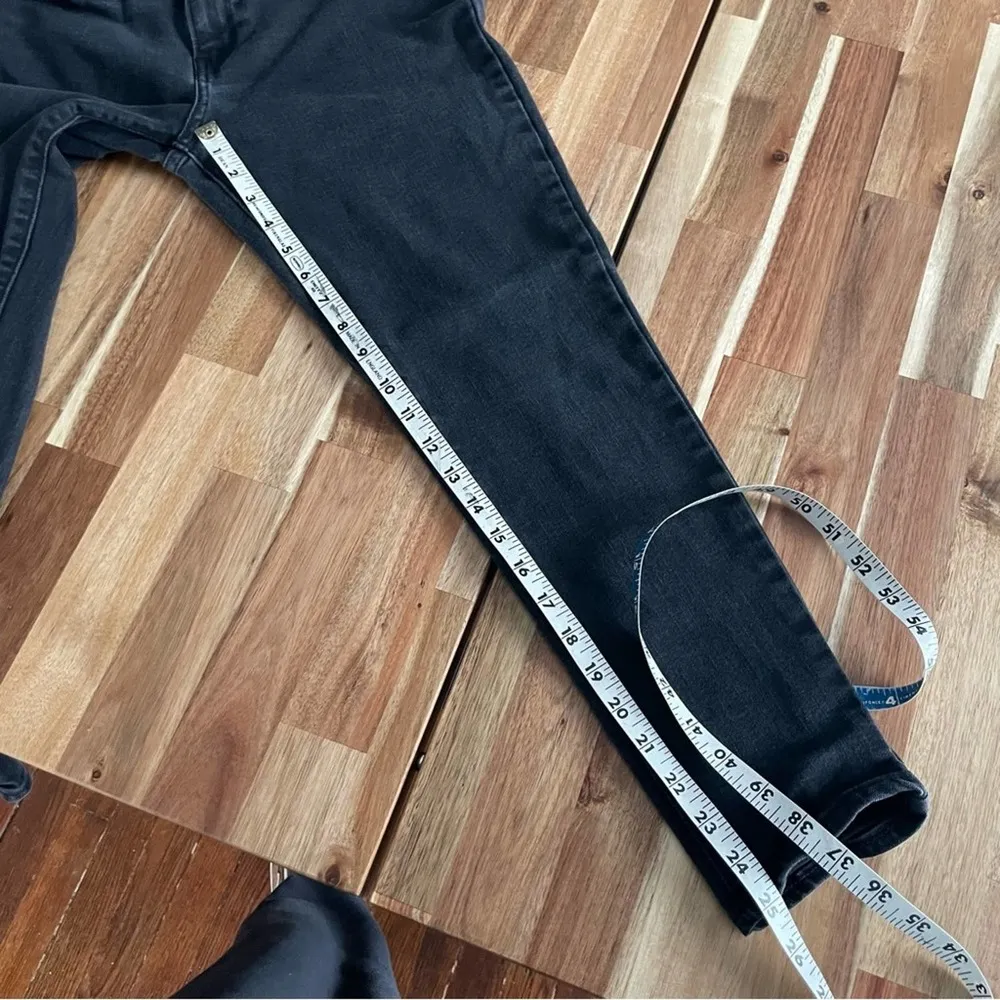 Levi’s Jeans 711 Skinny Black Wash Size 28 - Image 7