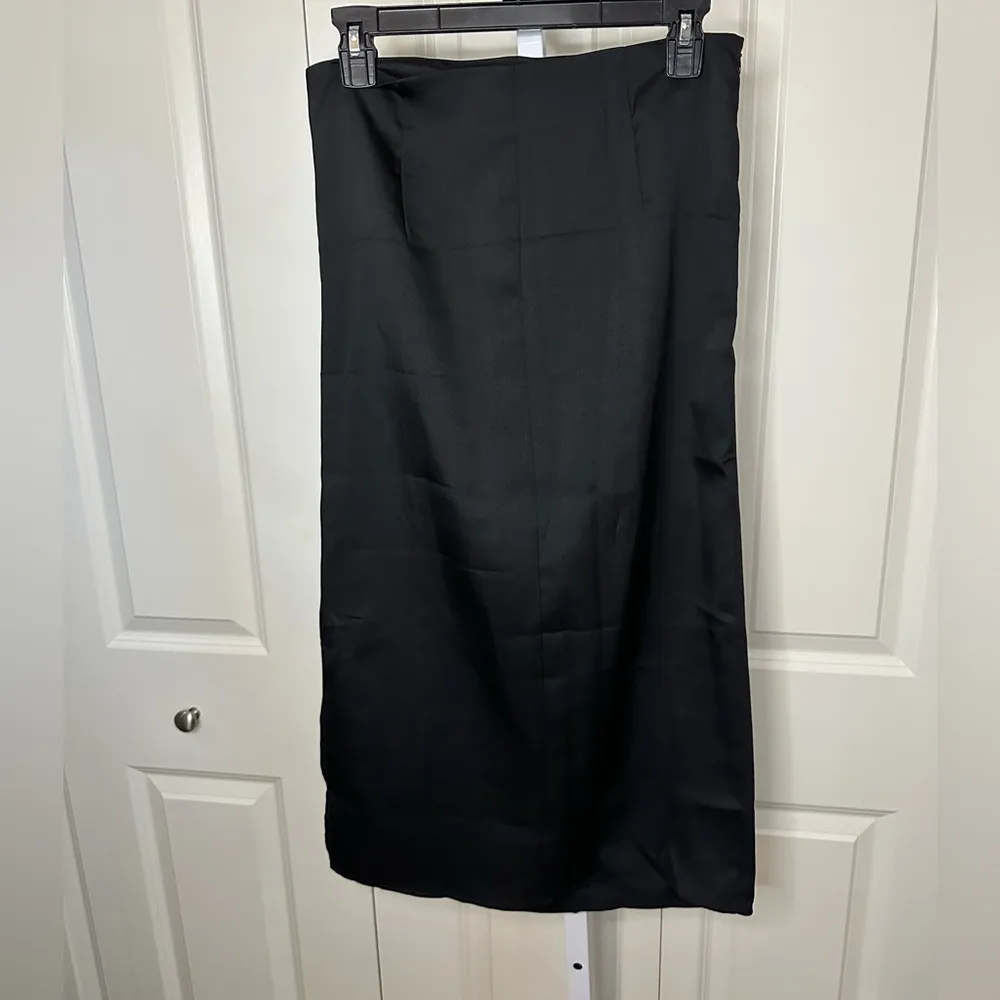 Black Ruched Bodycon Midi Skirt Party Cocktail Sleek Elegant‎ Size M - Image 3
