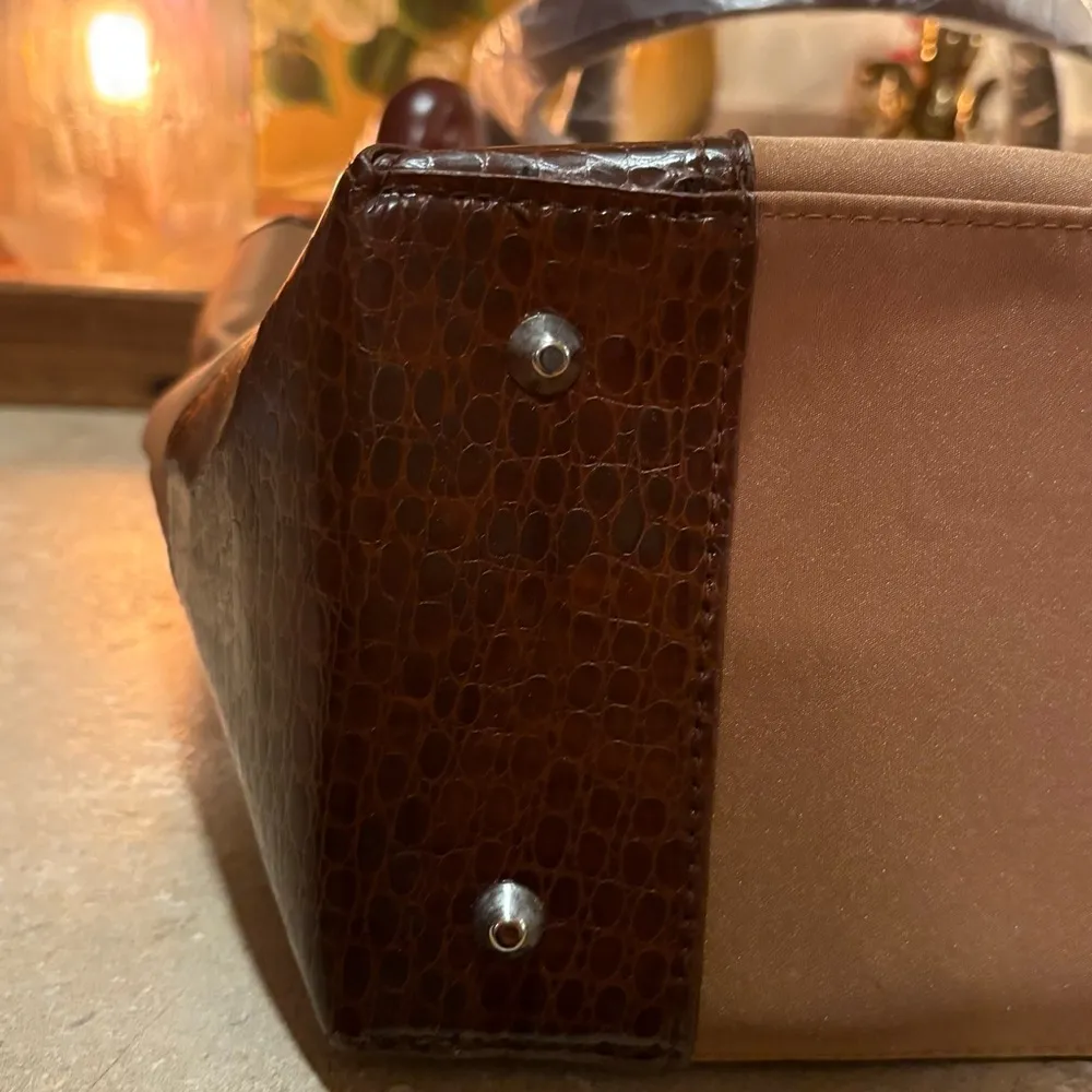 Stylish Brown Shoulder Bag with Leather Trim and Comfortable Handles nwot - Image 13