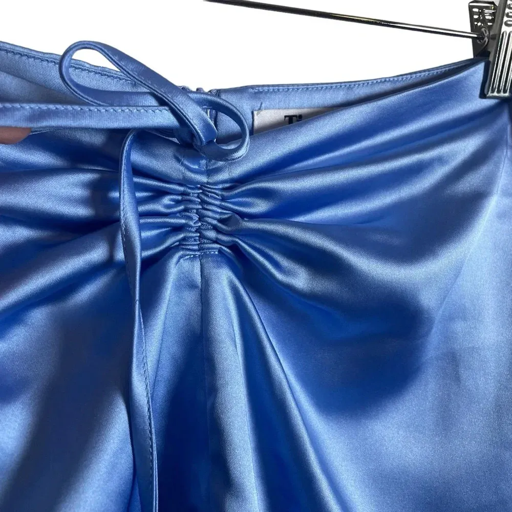 NWOT Tiger Mist Satin Mini Skirt in Baby Blue Size S - Image 3