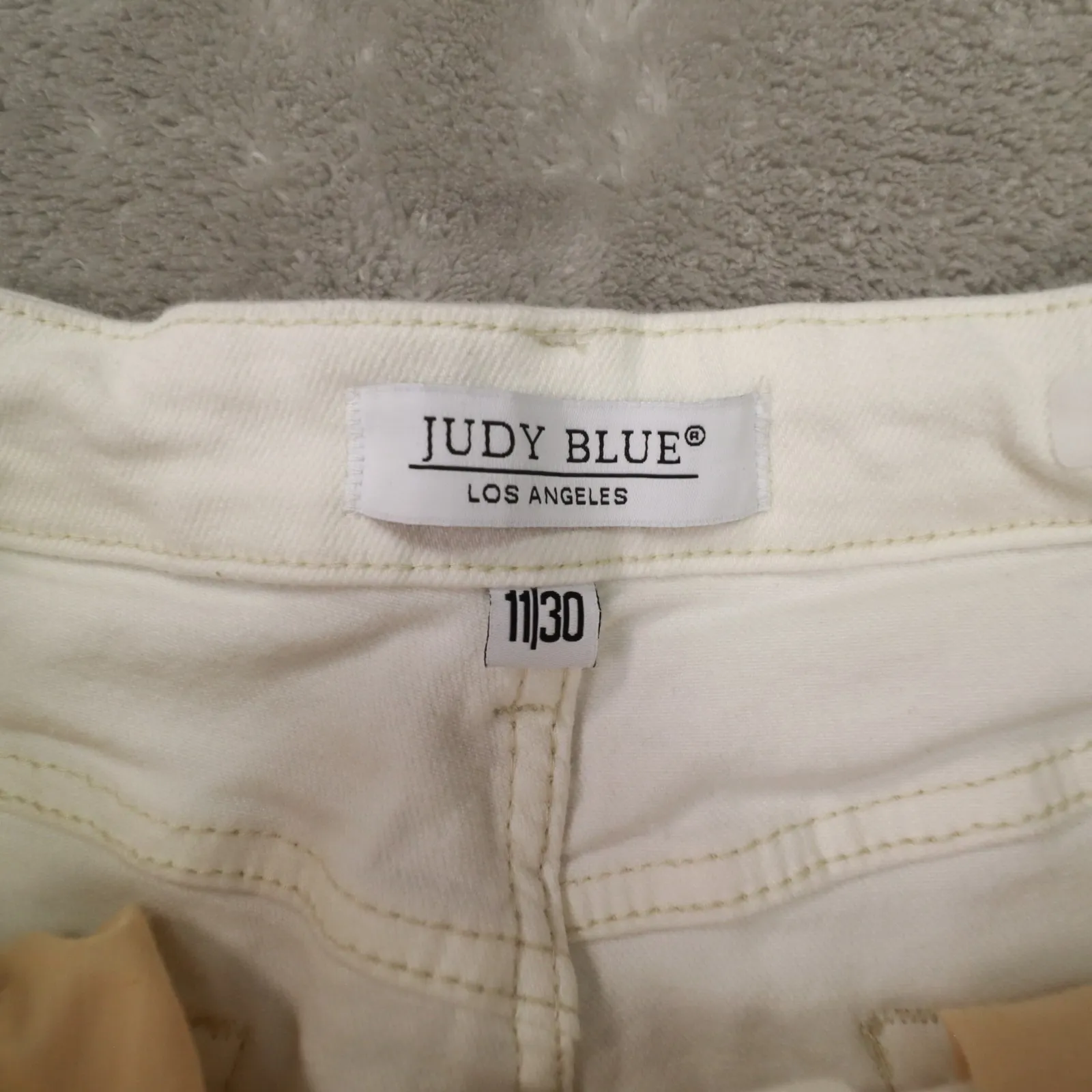 Judy Blue Off White Button Fly Raw Hem Wide Leg Crop Jeans size 11/30 Stretch - Image 6