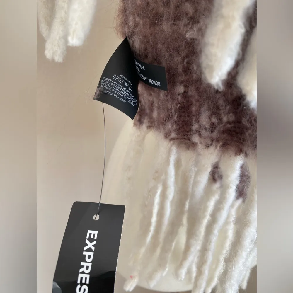 NWT Express Stripe Brushed Fringe Scarf, Blush - Image 2