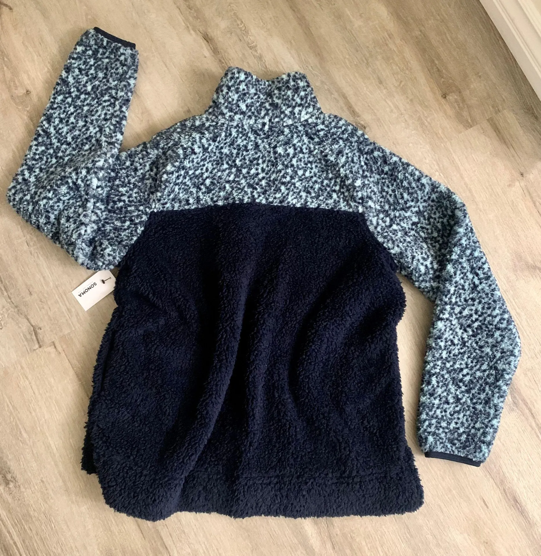 NWT two Toned Fleece Zipper Pullover XL - Image 2