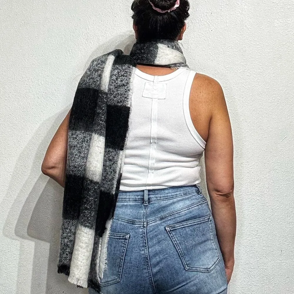 Steve Madden White Two-Tone Buffalo Check Blanket Scarf NWT - Image 9