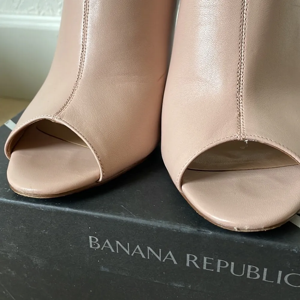 Banana Republic Jolyn hello sole mate blush pink leather mule peep toe heels - Image 9