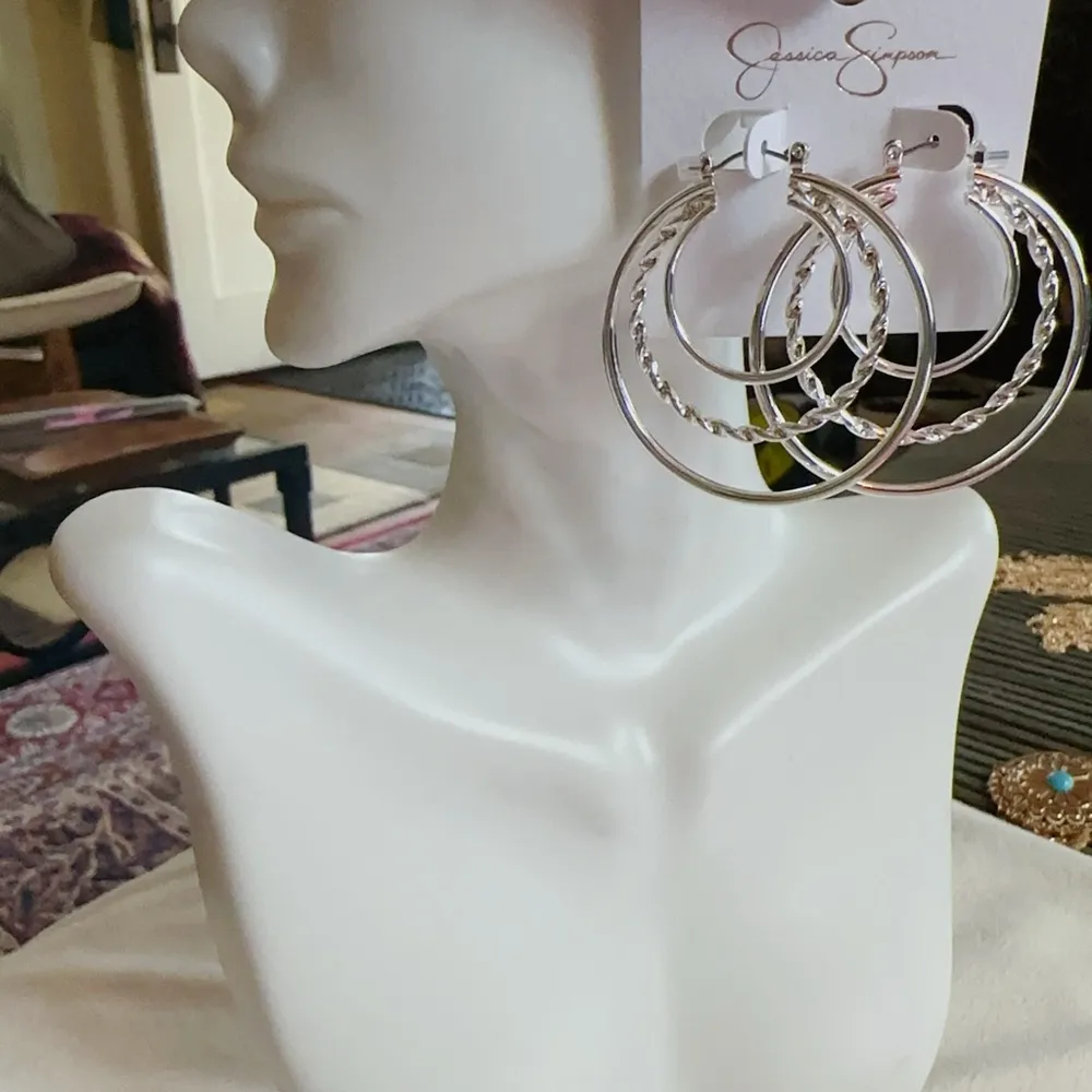 Jessica Simpson silver tone earrings double loops - Image 4