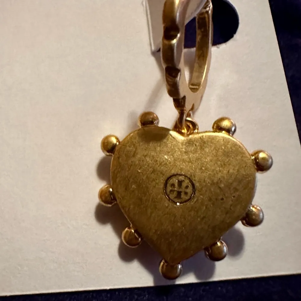 NEW AUTH New  Gold Heart Black Stone Drop Earrings w/Dustbag - Image 6