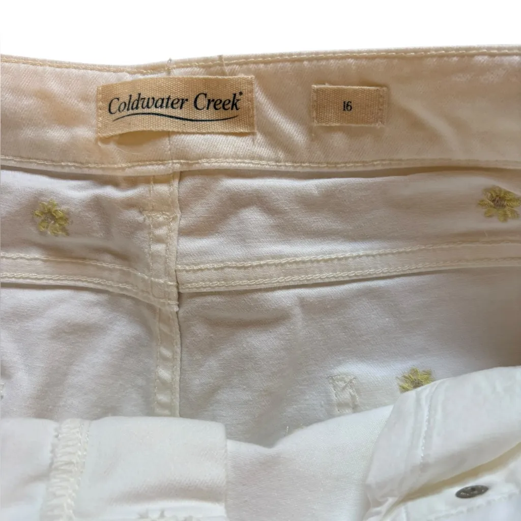 Coldwater Creek White Pants with Embroidered Flowers Womens Size 16 - Image 6