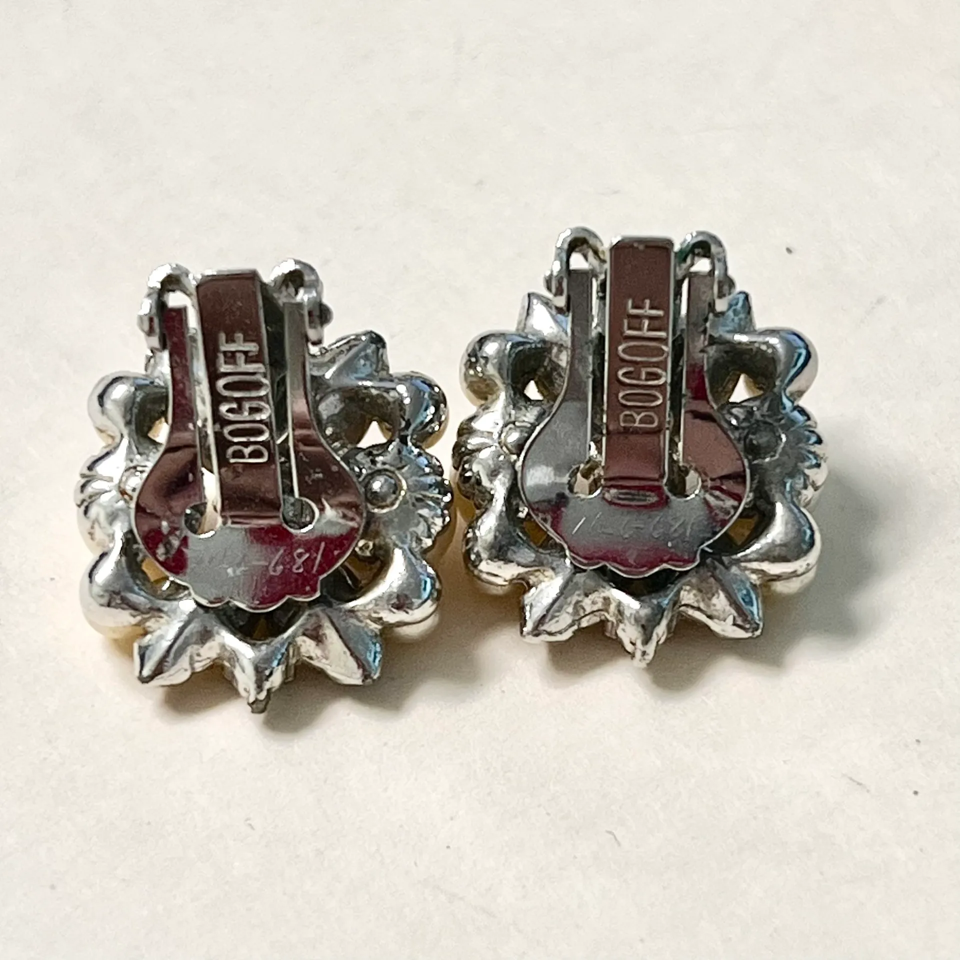 Faux Pearl Clear Rhinestone Silver Tone Clip On Earrings Signed Vintage - Image 4