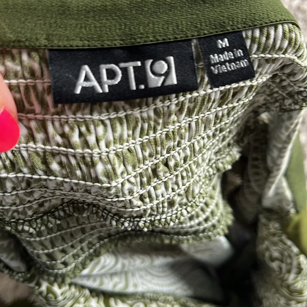 Maxi Smocked Back paisley green white Dress Apt. 9 Size M - Image 9