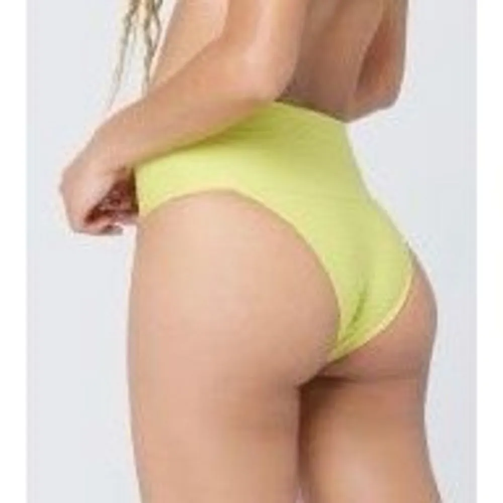 New L*SPACE apple green high waisted bikini set. Retails $209. Small - Image 10