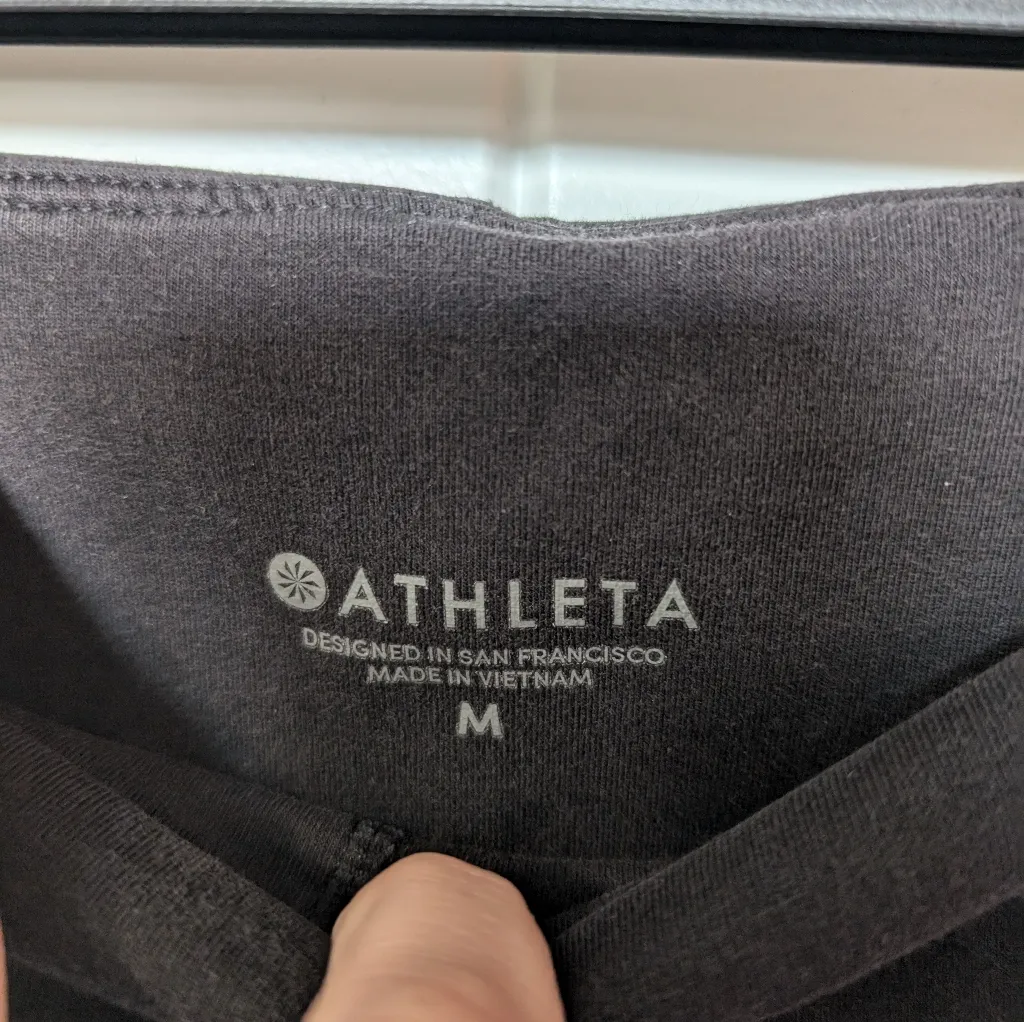 Athleta Rauched Textured Tank Top and Black Capri Set Medium - Image 7