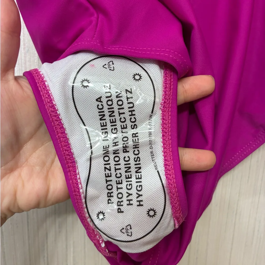 Trendy Hot Pink/Magenta High Cut One Piece Swimsuit Scoop Neck Low Back Size M Pink Size M - Image 3