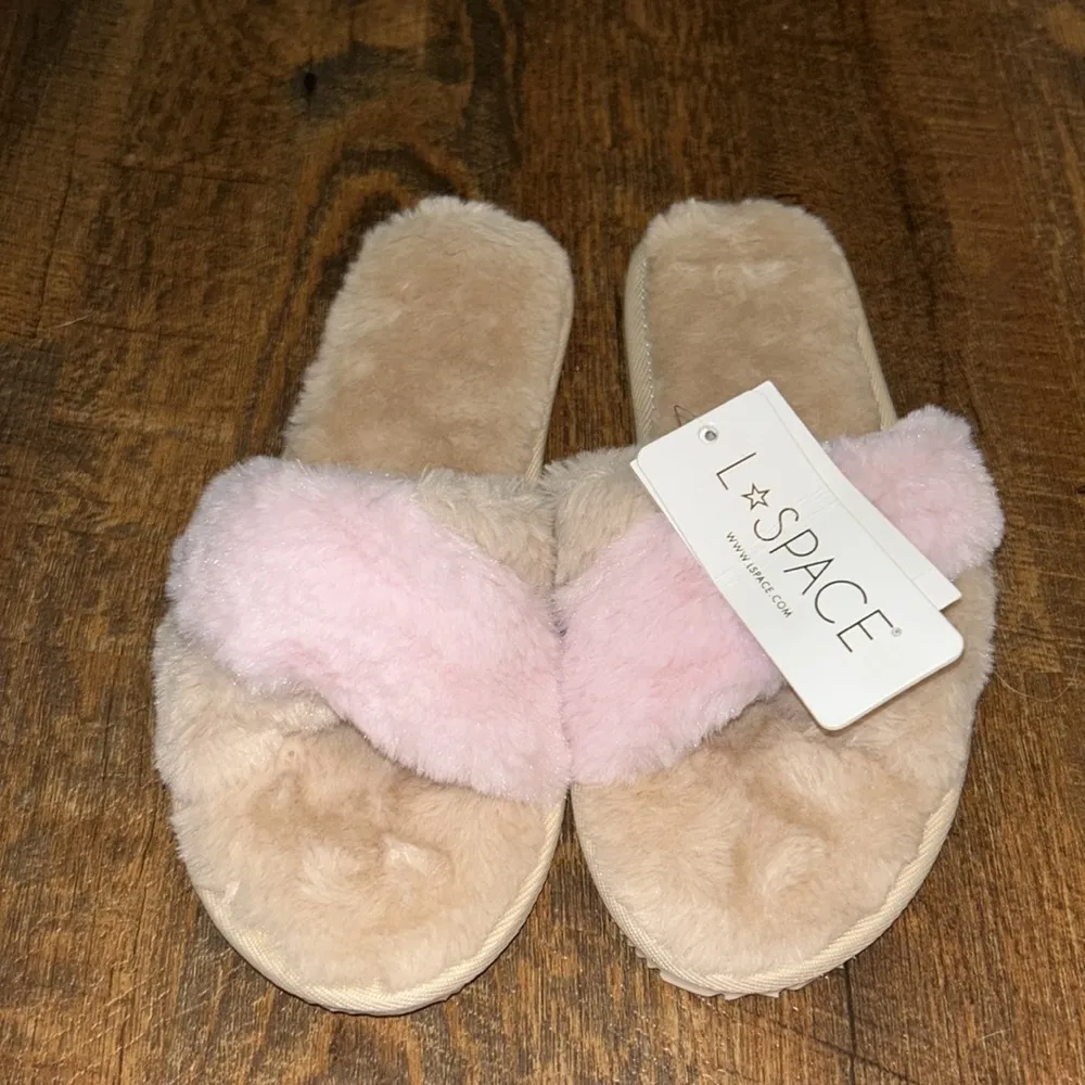 Sold Out Style Pink Fuzzy Cloud Slippers Size M/L (8-10) NEW - Image 7