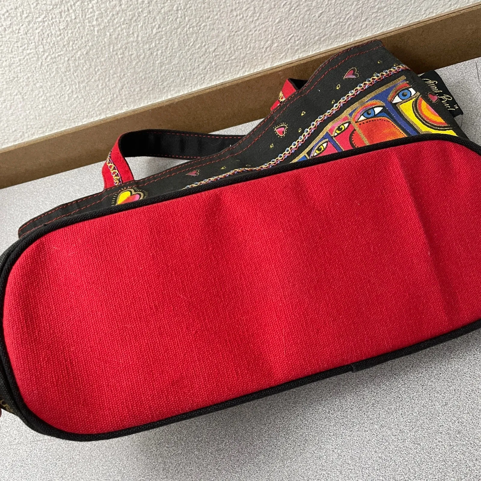 Laurel Burch Shoulder Bag Purse Multicolor Art Faces Women Hearts Zip NWT Black - Image 3