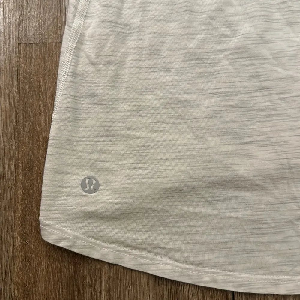 LULULEMON Back Into It Long Sleeve Alpine Heather White size 8 - Image 4
