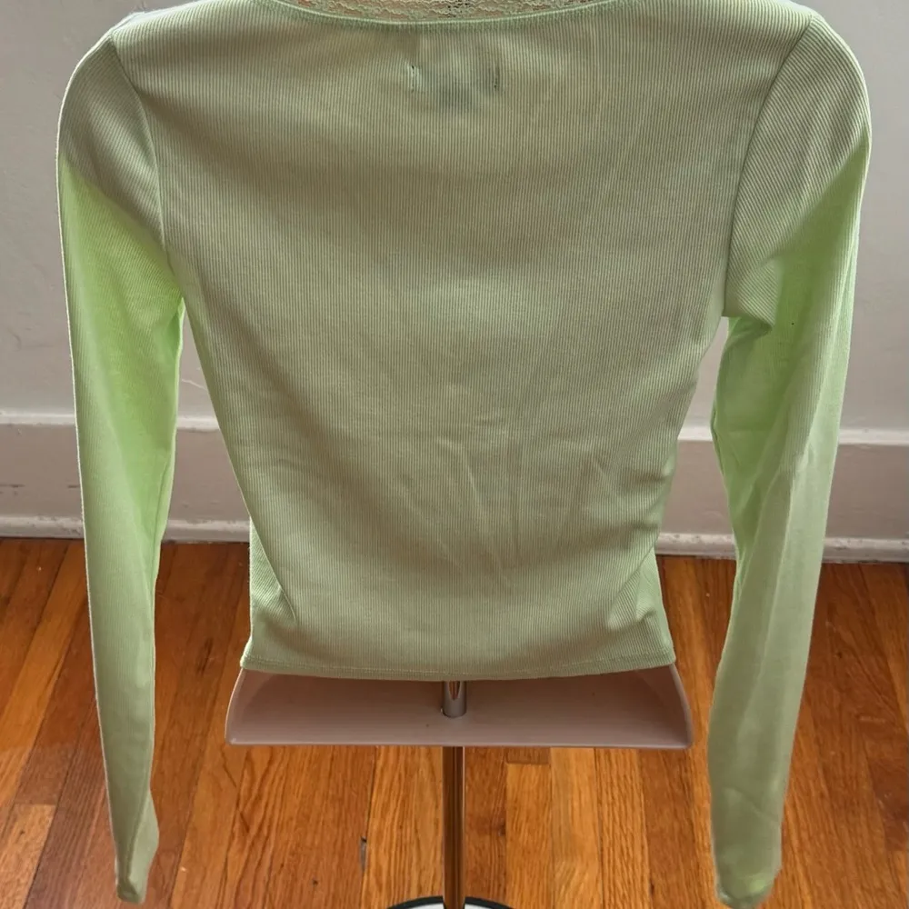 Wild Fable neon green ribbed lace trim long sleeve top, size S crewneck colorful - Image 4
