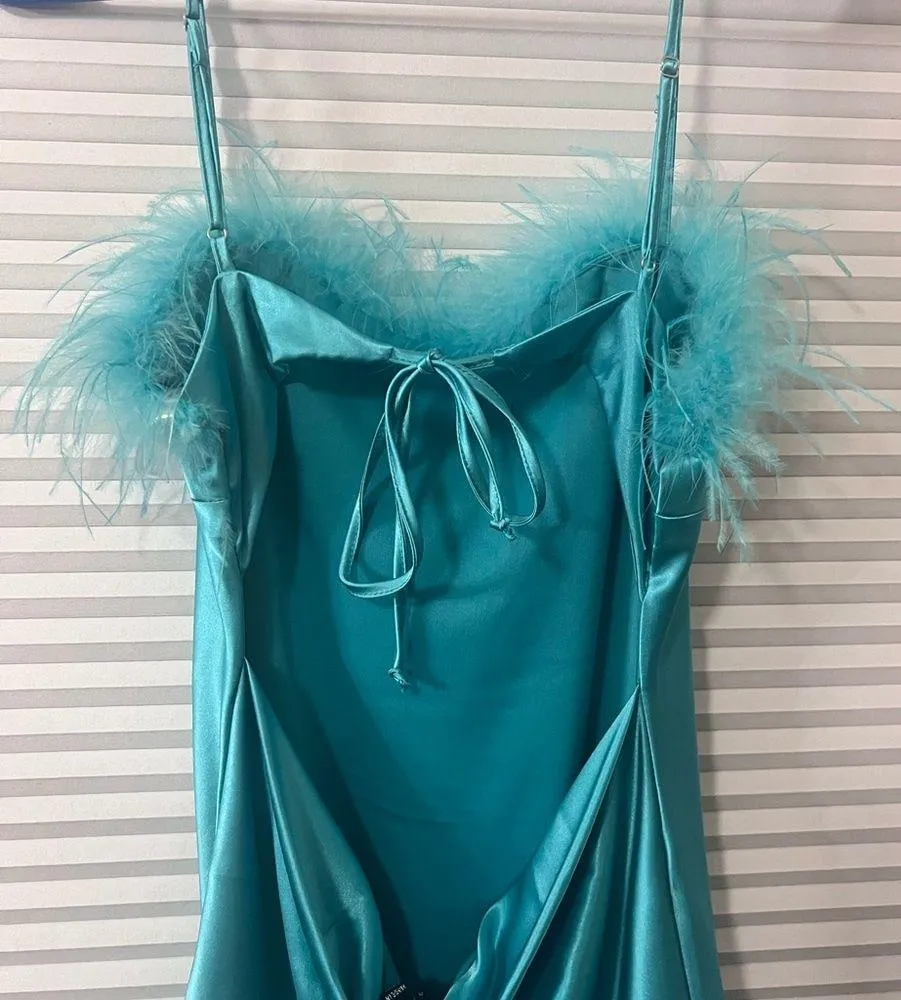 Blue shiny silky dress with a feather ruffle at the top. Size small. - Image 3