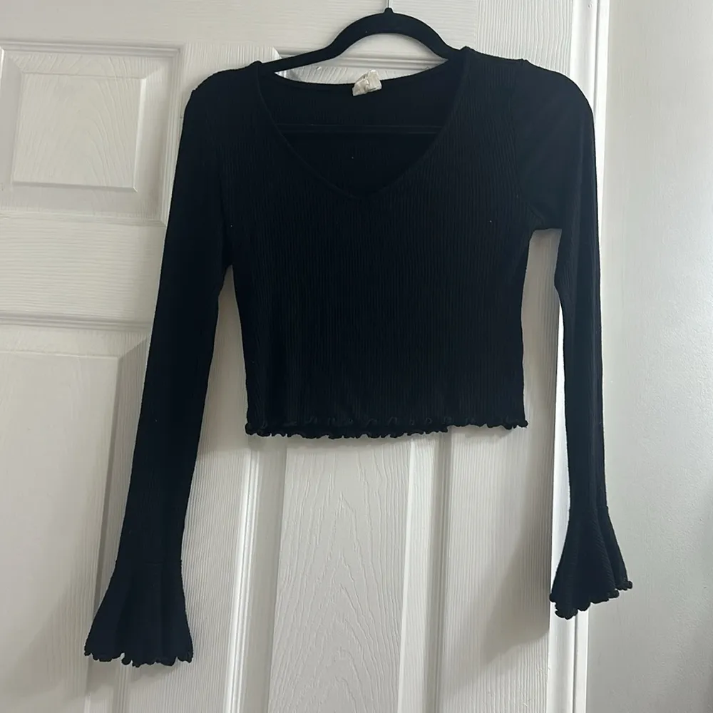 By Together Ribbed Bell Sleeve Crop V Neck Top - Image 4
