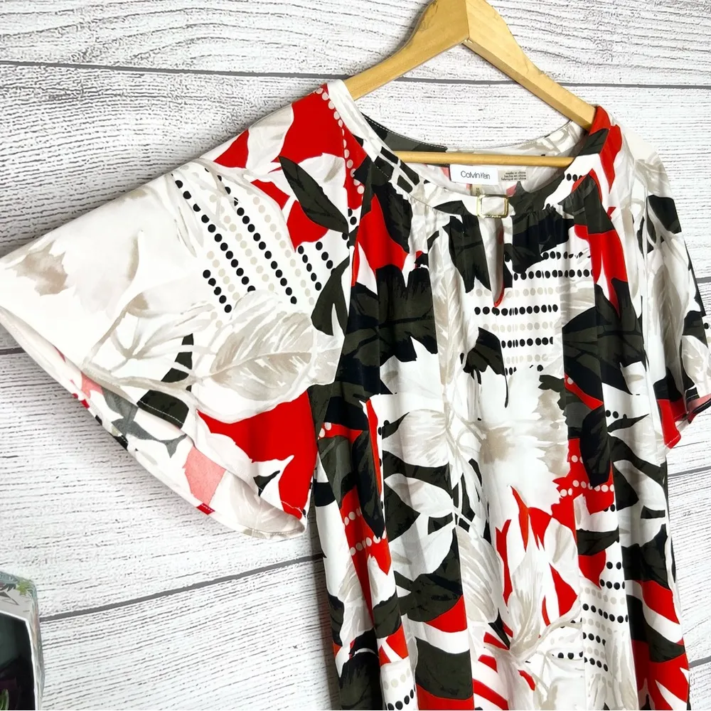 Calvin Klein Red White & Black Floral Top with Gold Buckle Keyhole Plus Size 0X - Image 2