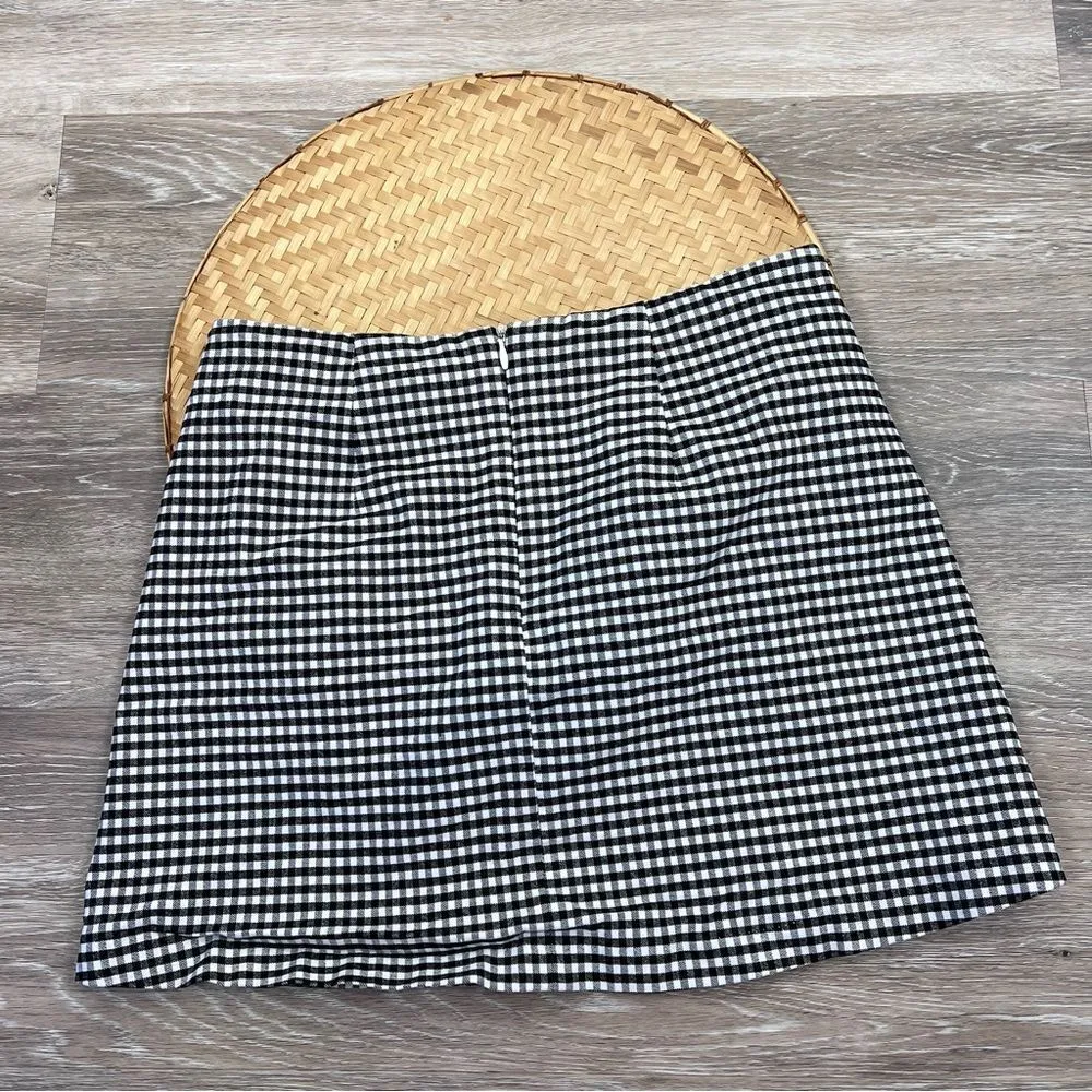 Urban‎ outfitters gingham print mini skirt w/ pockets - Image 3