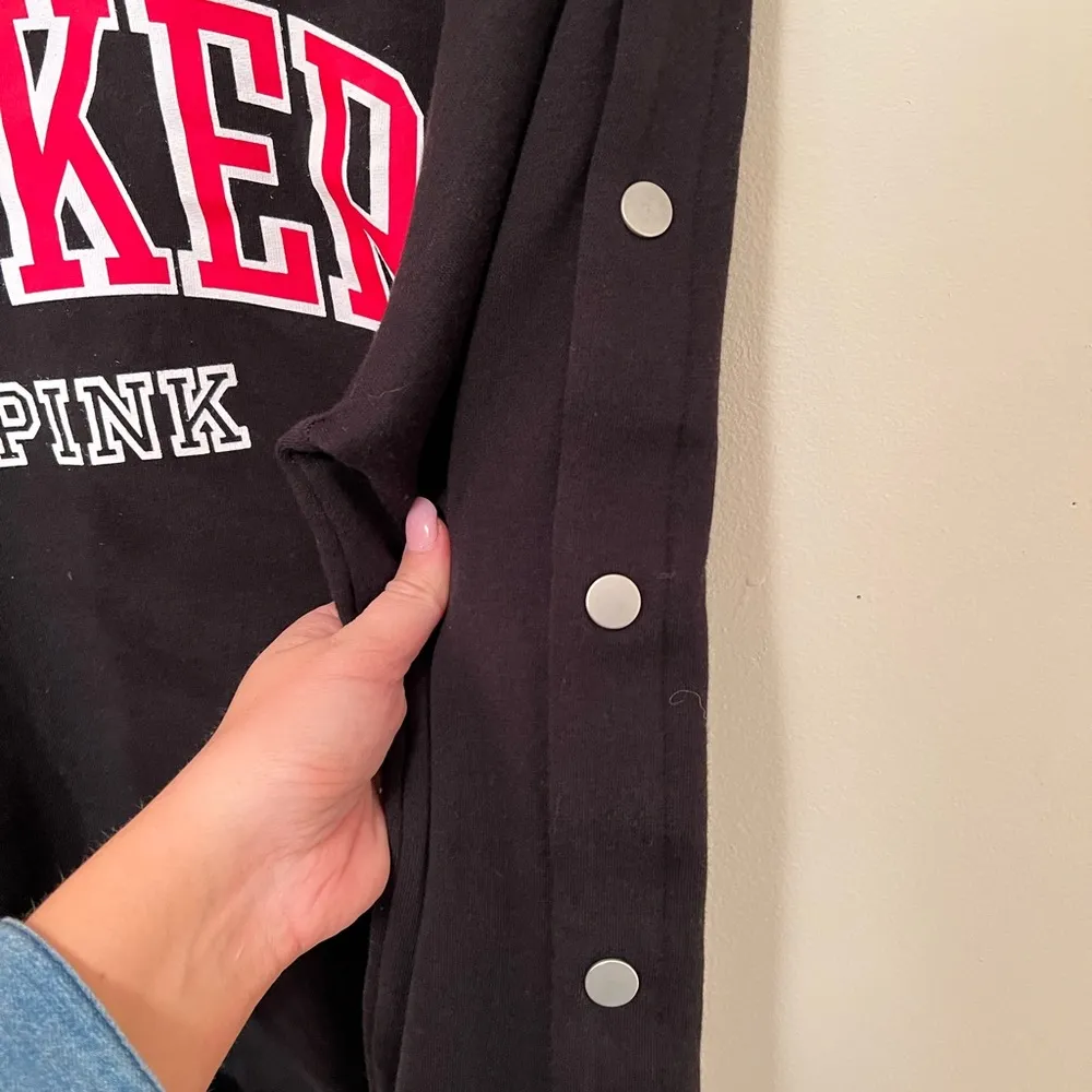 PINK - Victoria's Secret NWT PINK Nebraska Huskers Pullover size Medium - Image 4