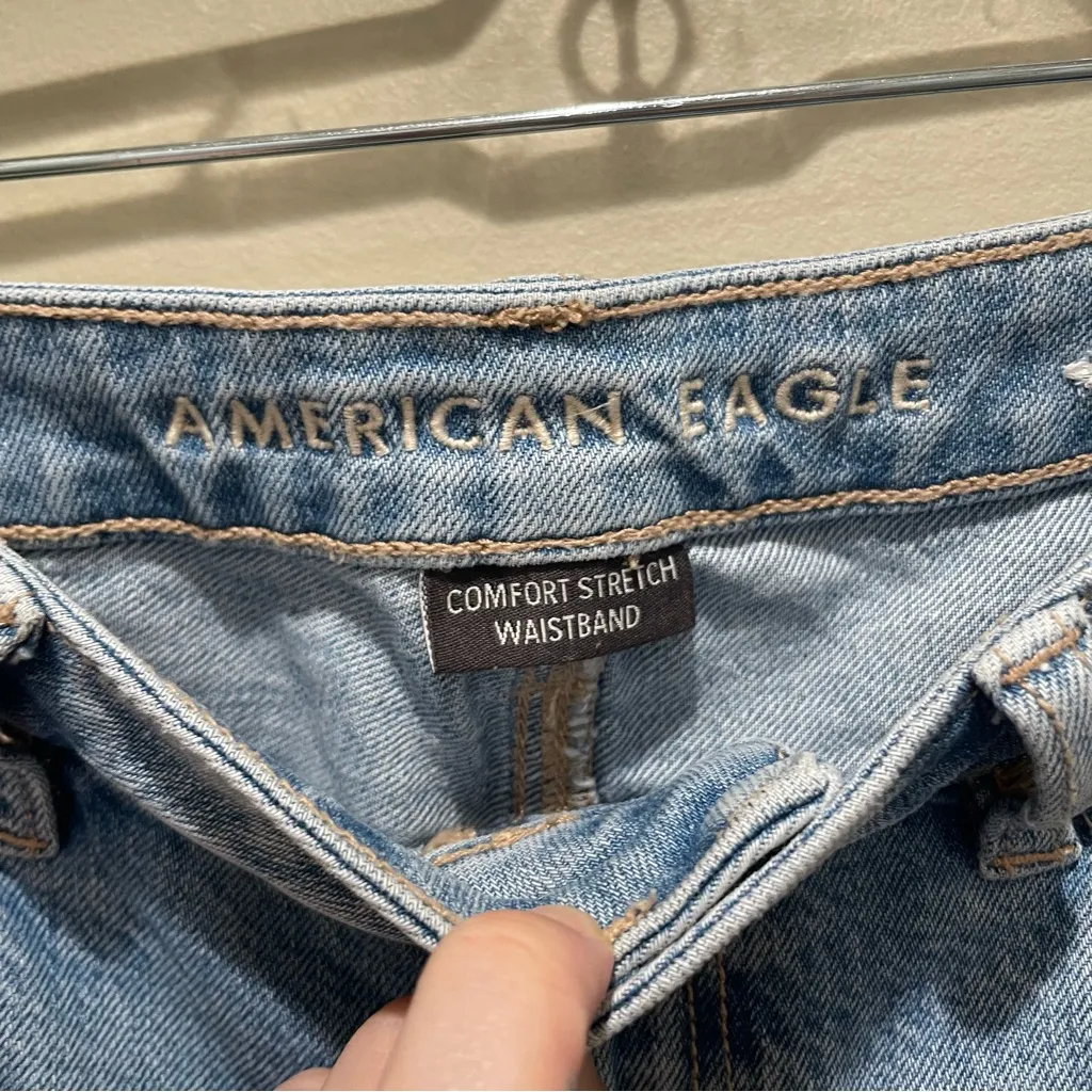 American Eagle Mom Jeans Distressed Light Wash Women’s Size 4 - Image 9