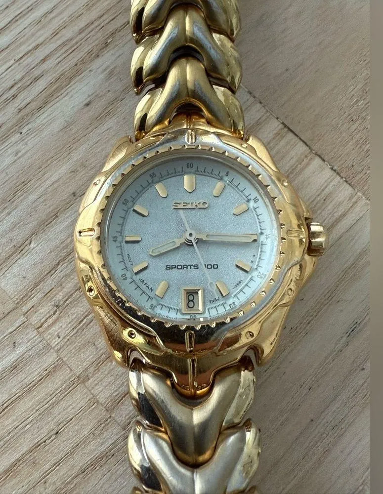 Seiko Sport 100 Vintage Ladies Watch Silver Dial Gold Bracelet 10 BAR Date - Image 4