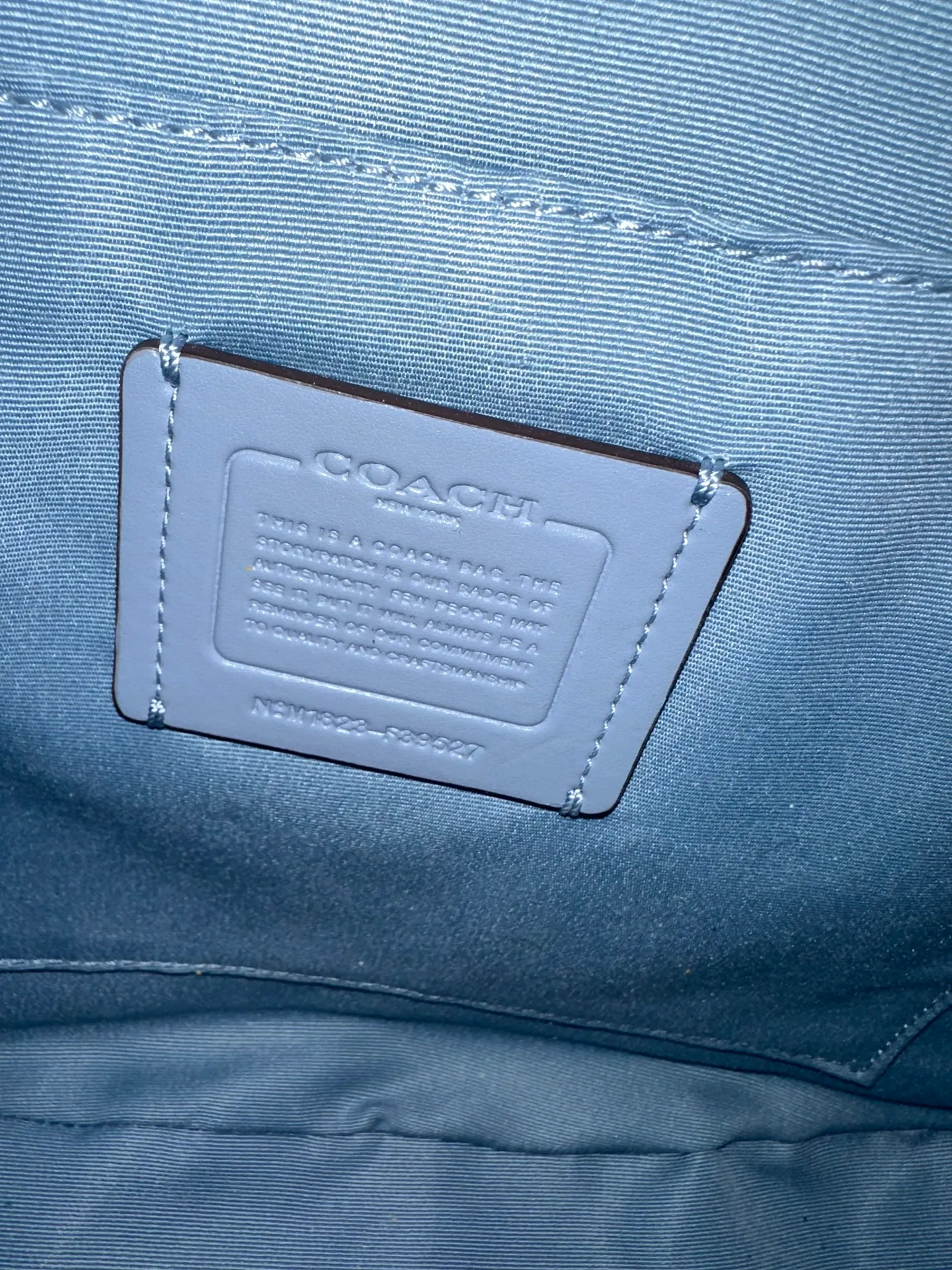 Ella Signature Designer Crossbody / Shoulder Bag. Perfect for summer. Bright and stylish design. - Image 4