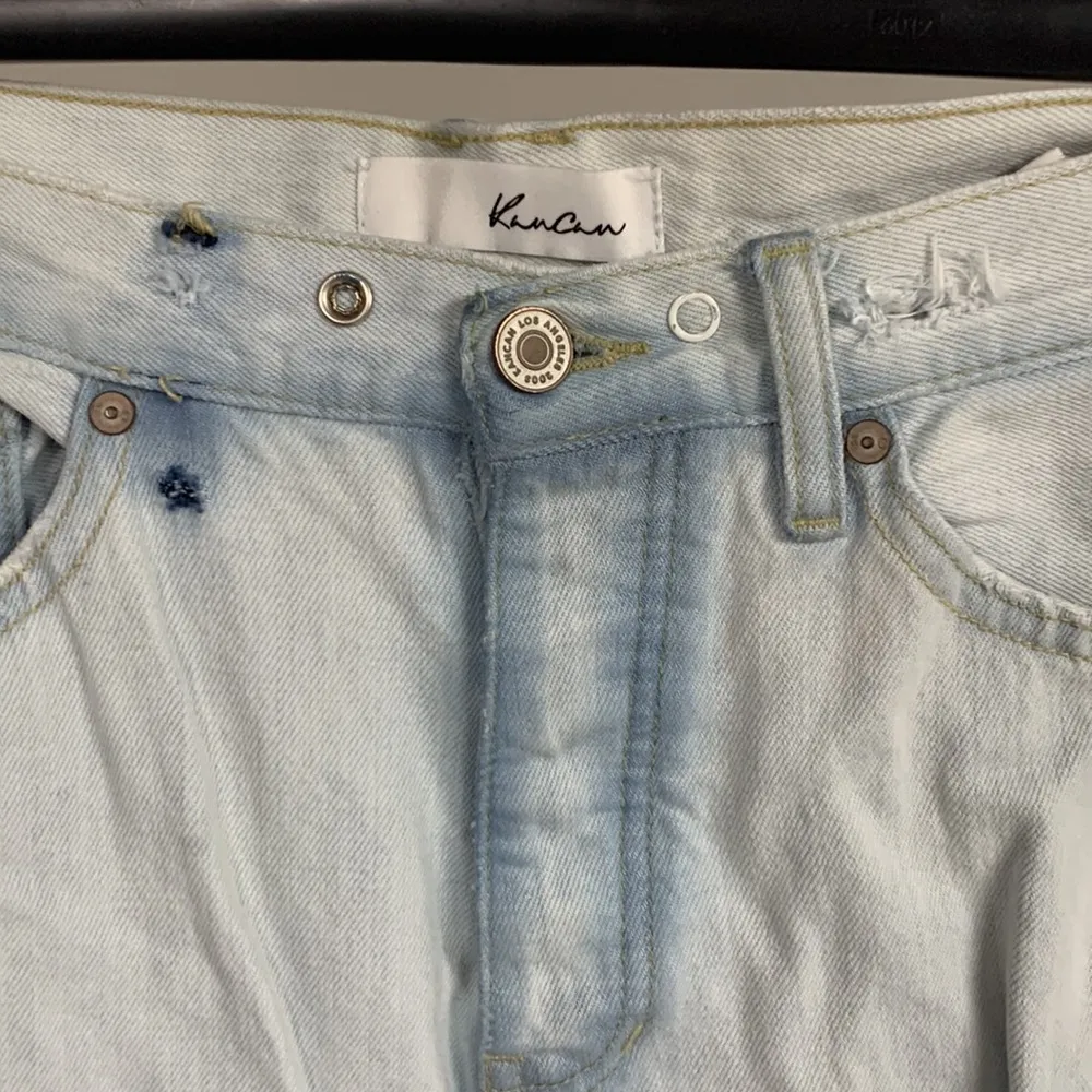 KanCan Light-Wash Distressed Button-Fly Jeans Size 5/26 - Image 2