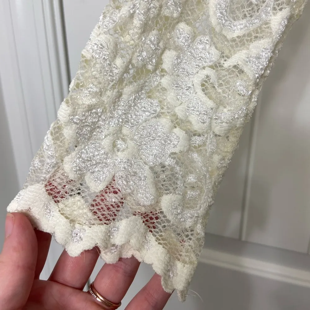 EUC Vintage Kay Celine women’s lace floral paisley stretch 3/4 sleeve blouse top - Image 2