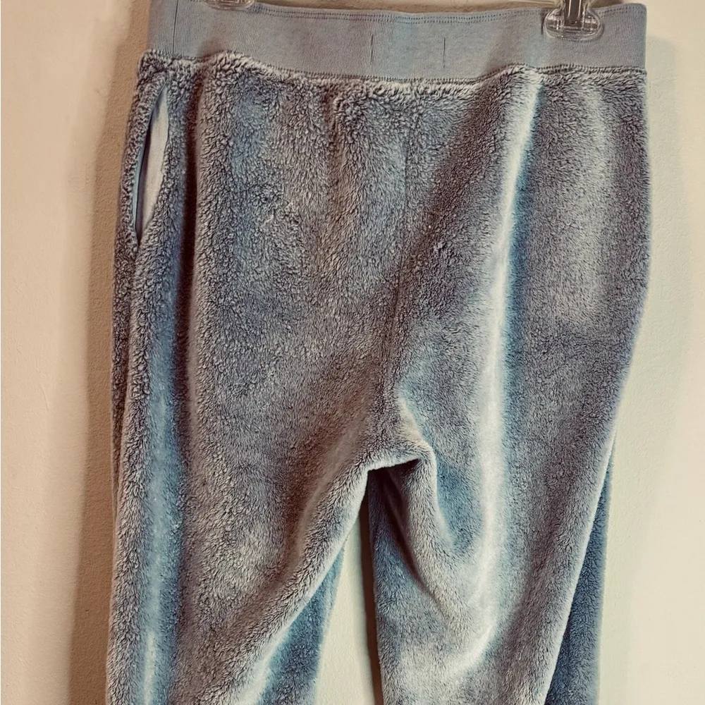 Gilly Hicks Hollister Gray Sherpa Fur Joggers NWOT Sz M Fit TTS MSRP: $55 - Image 3