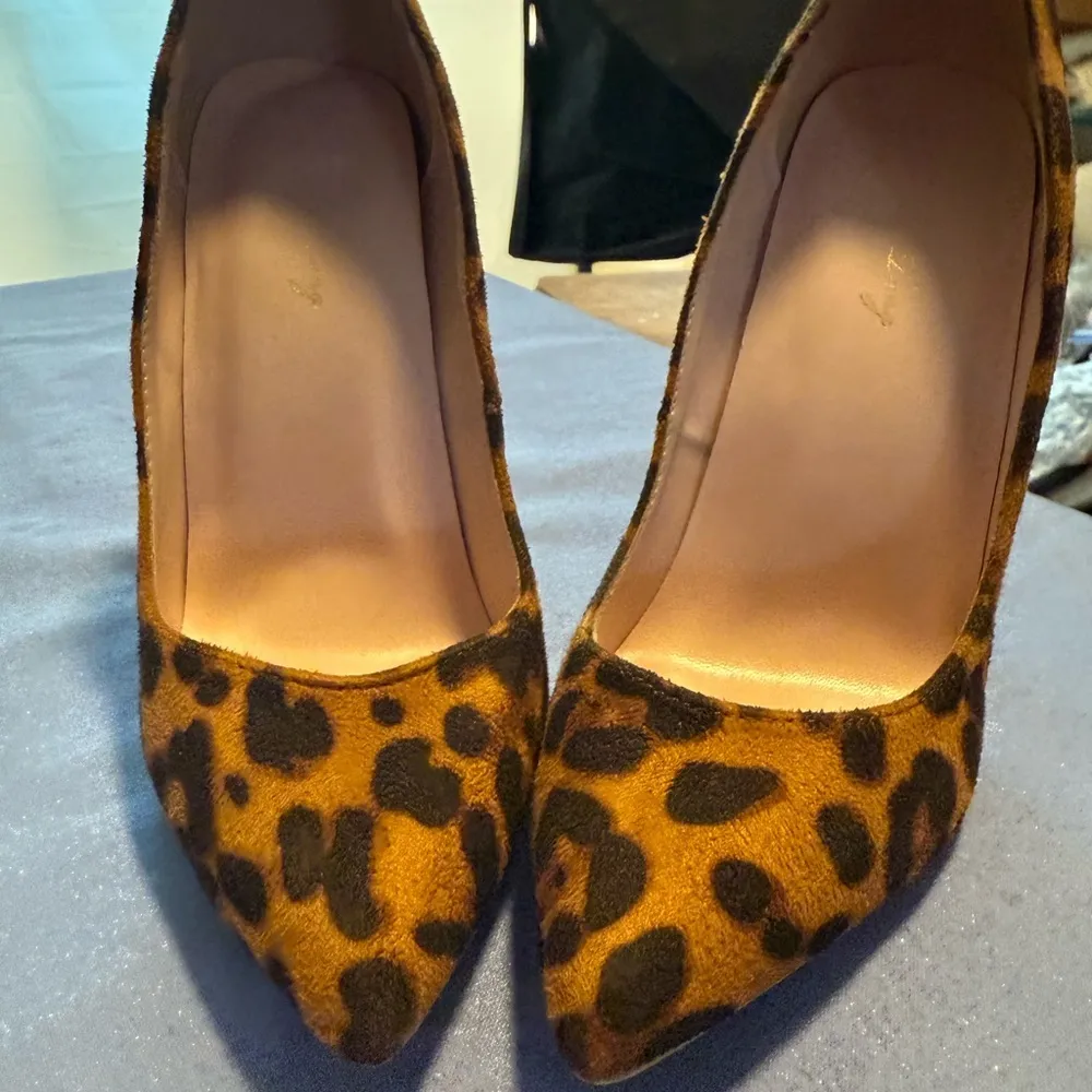 Elizabet Lang Brown and Black Stiletto Heels with Leopard Print Size 5 - Image 2
