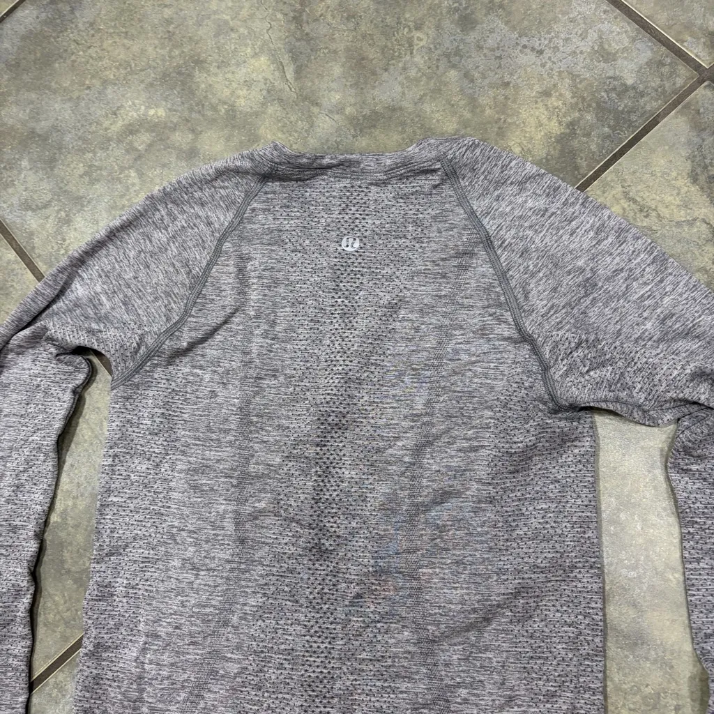 Lululemon Swiftly Tech Shirt Women Sz 4 Long Sleeve Gray Top Run Yoga Workout - Image 4