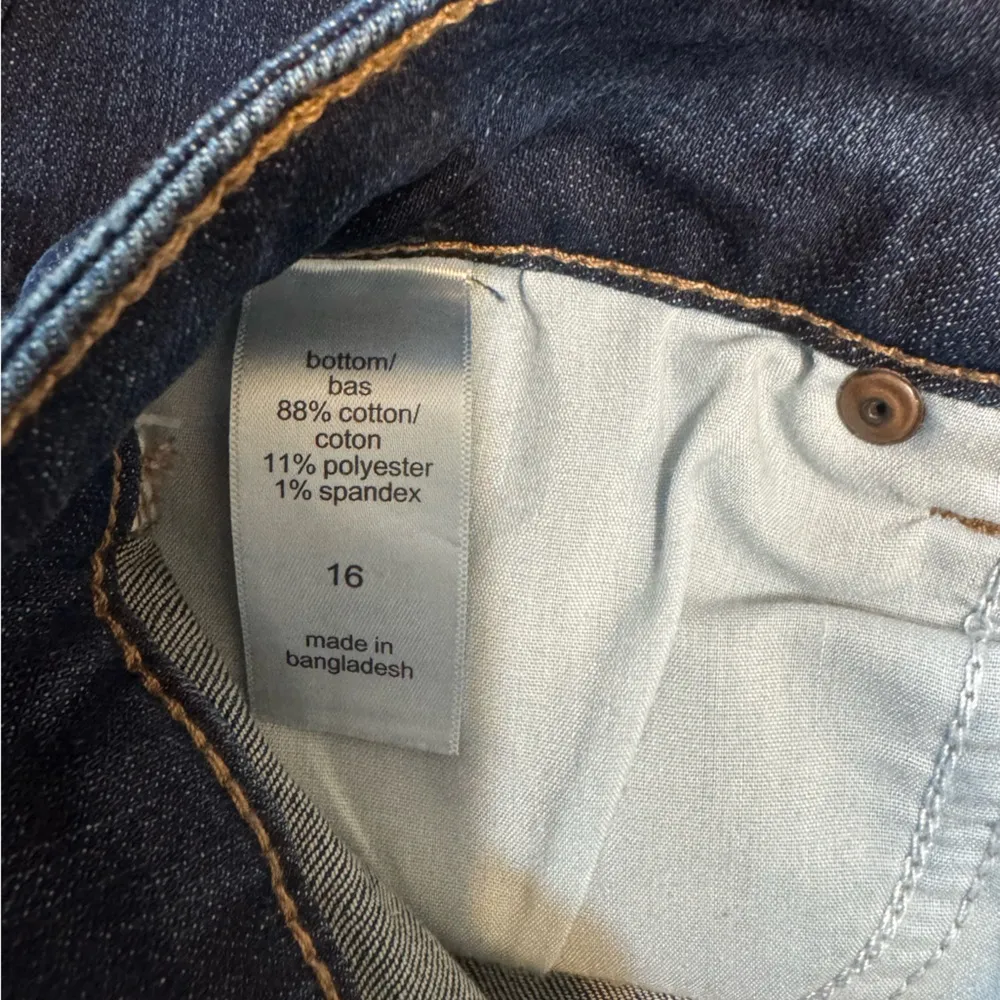 NWT m jeans by maurices Classic Mid Rise Stretch 5in Dark Wash Denim Shorts 16 - Image 6