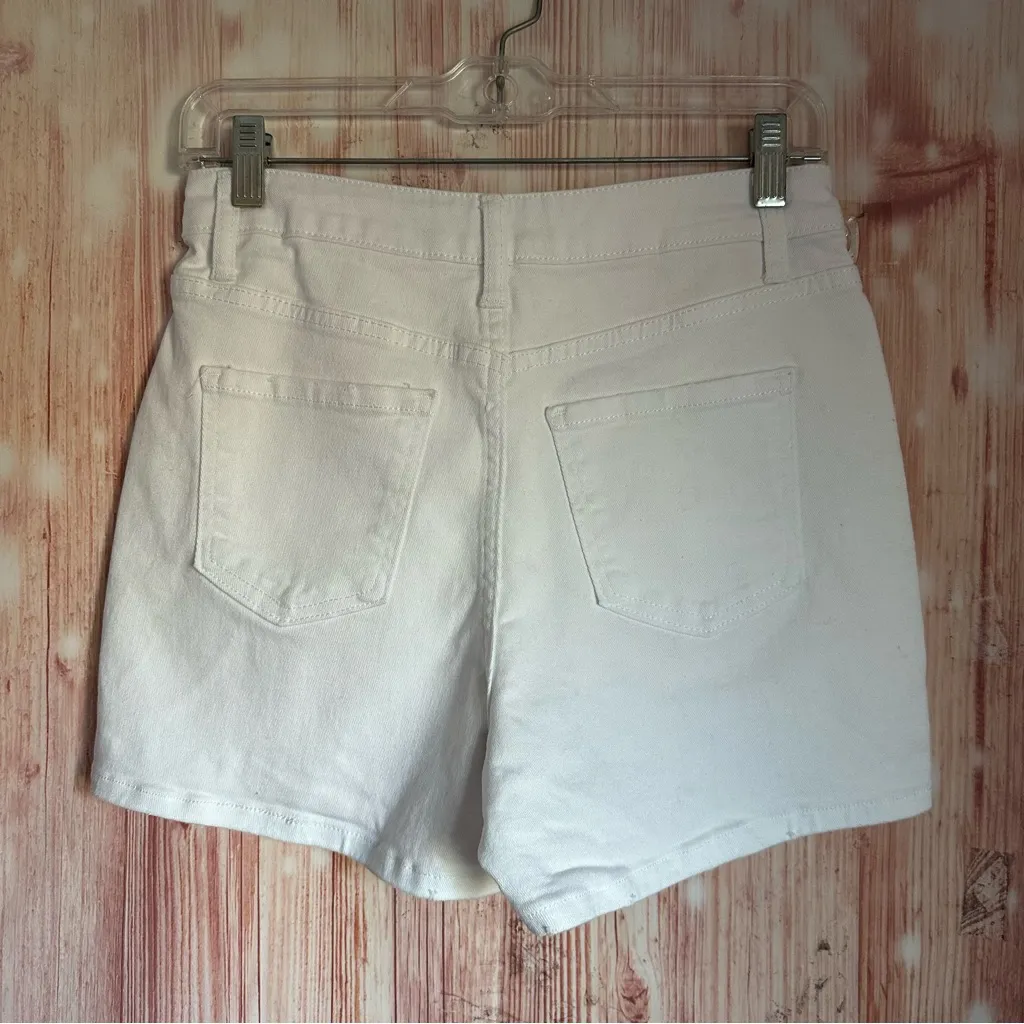 Time & Tru  White Button Fly Denim Shorts 3.5" Inseam - Image 7