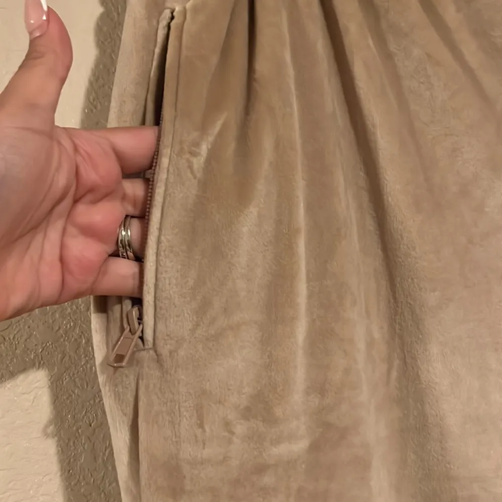 SKIMS Velour Jogger Pants in Honey plus size 2X - Image 4