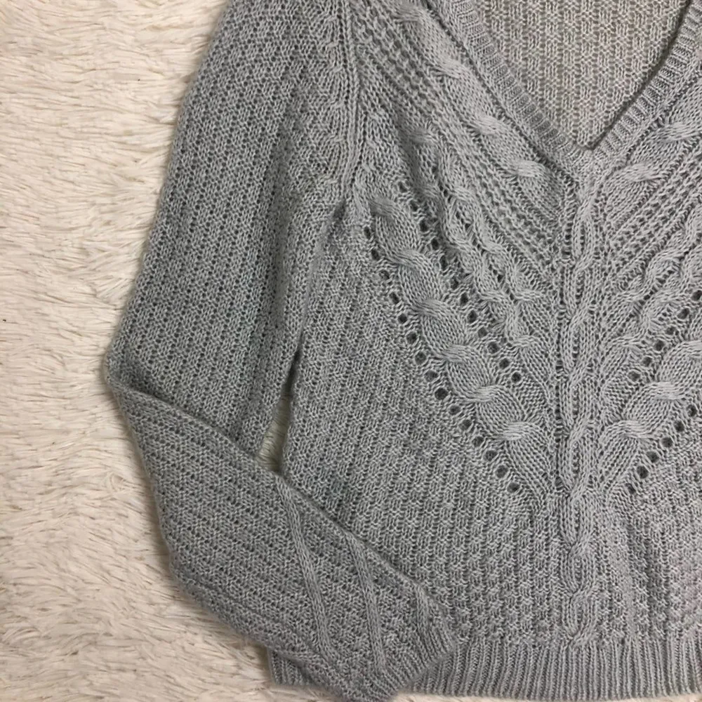 H&M Cable Knit Gray Lightweight Sweater Size Small - Image 3