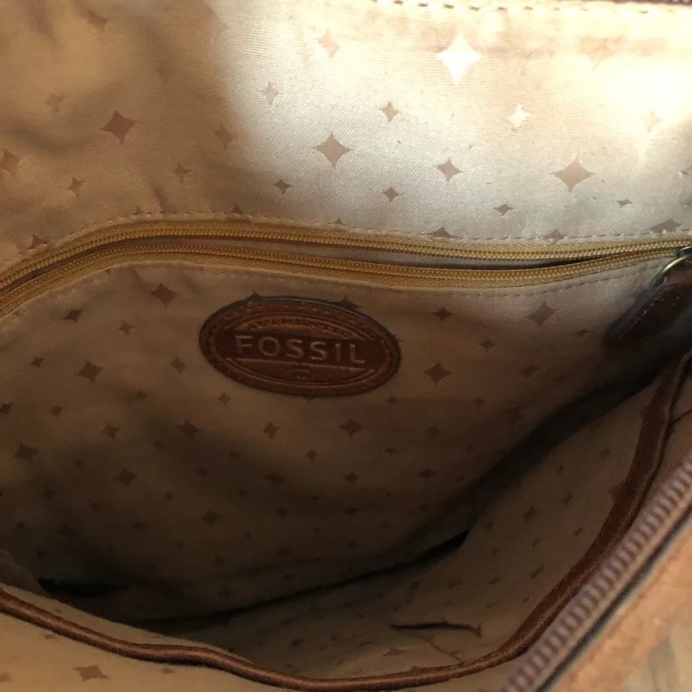 Fossil super soft brown leather crossbody bag - Image 6