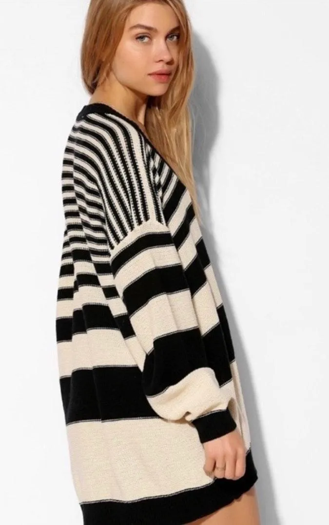 BDG Boyfriend Striped Oversized Knit V Neck Long Sweater - Image 3